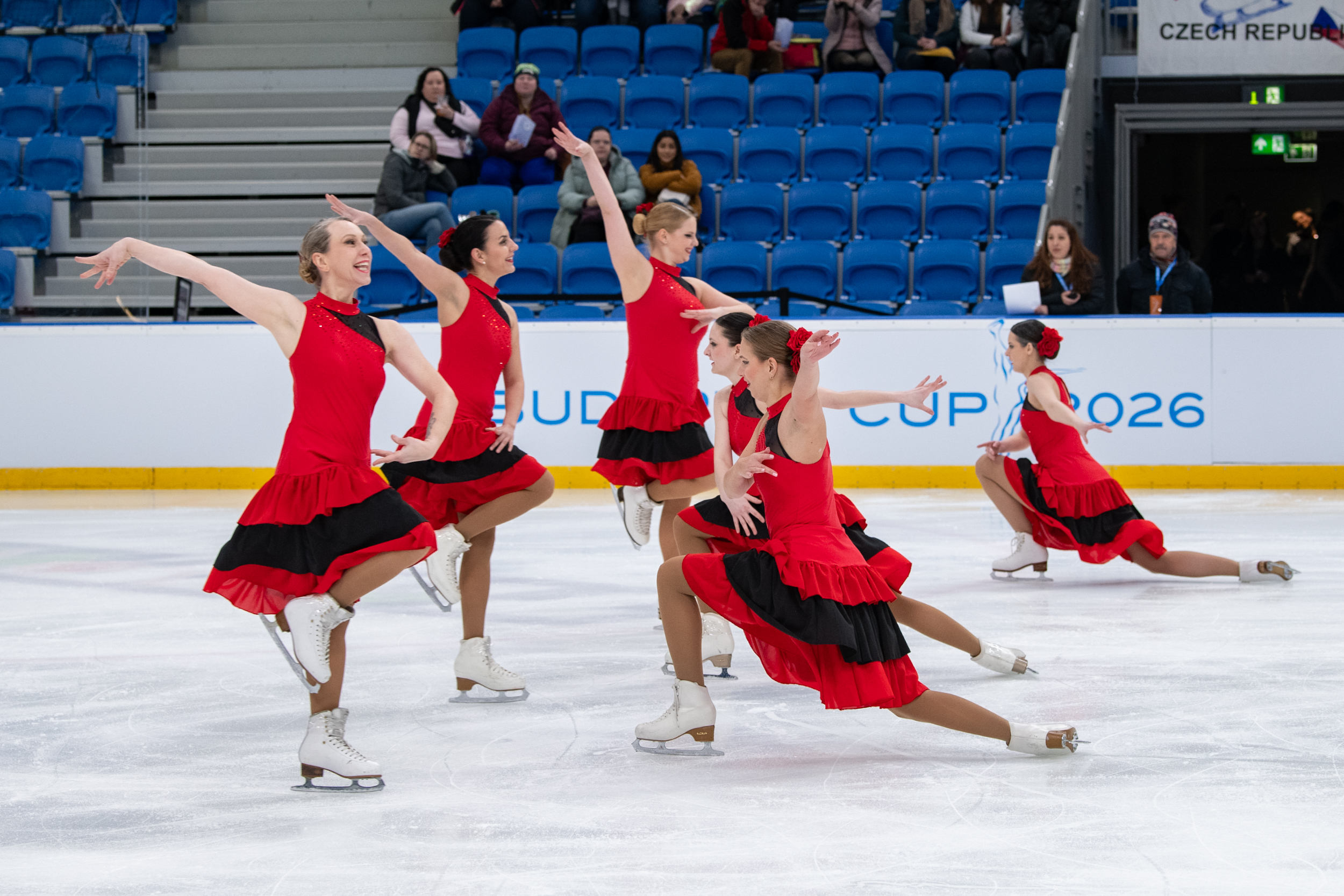 Nagy sikert aratott a Budapest Cup 2026 szinkronkorcsolya-verseny a MET Arénában