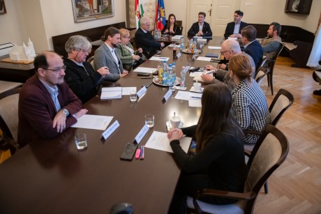 Ismét találkoztak a 2038-as Munkacsoport tagjai - a Szertartásjátékról is szó volt