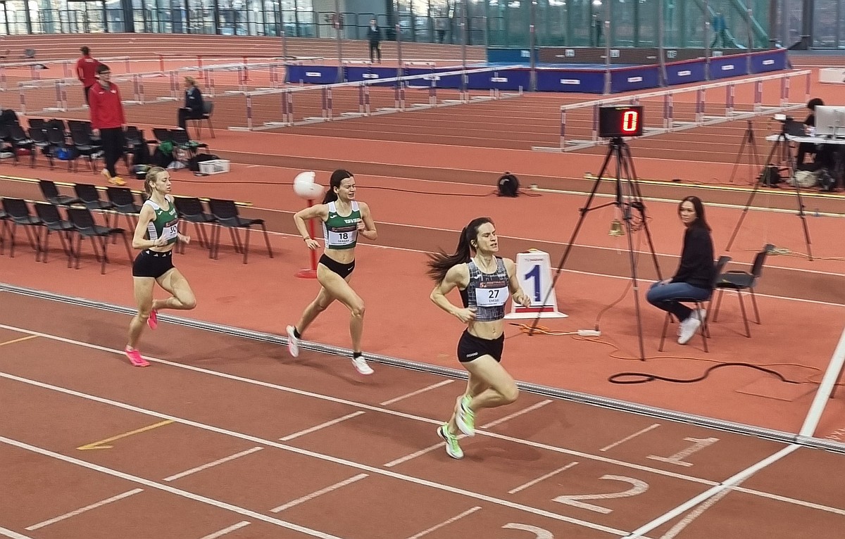 Fedett OB - az ARAK-os Enesei Rita 800 méteren nyert bronzérmet