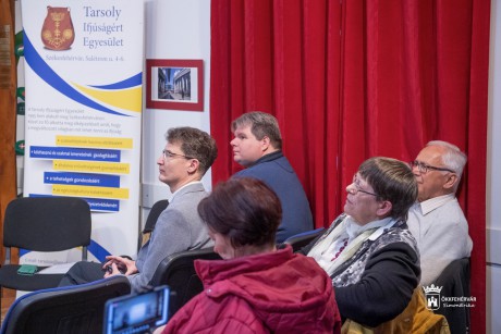 Székesfehérvár polgármestere volt a Tarsoly Egyesület Közéleti Klubjának vendége