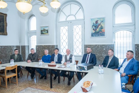 A Szent György Kórház Gyermekosztályát támogatta a jótékonysági vadászat