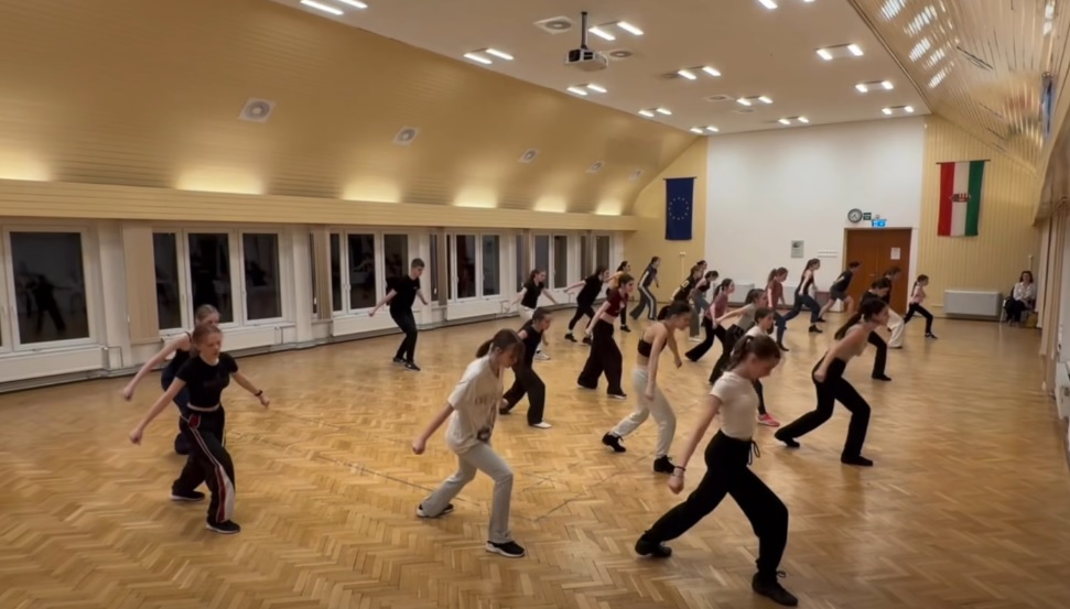 Talpra magyar! – Vörösmarty színházas flashmobok az ünnepi hétvégén