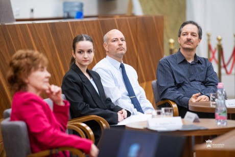 Emléküléssel zárult a Vörösmarty-emlékév a Városháza Dísztermében