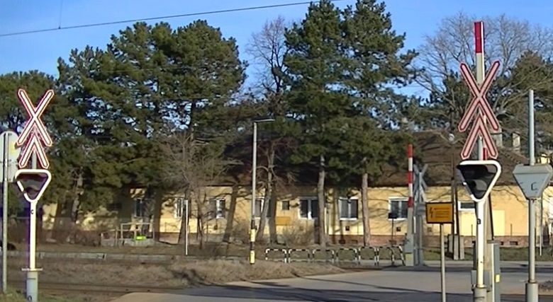 Teljes útzár lesz a Hargitai utcai vasúti átjáróban szerdán délelőtt