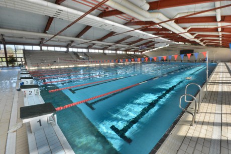 Megnyitott a Csitáry G Emil Uszoda - csőtörés után megérkezett a vízminta