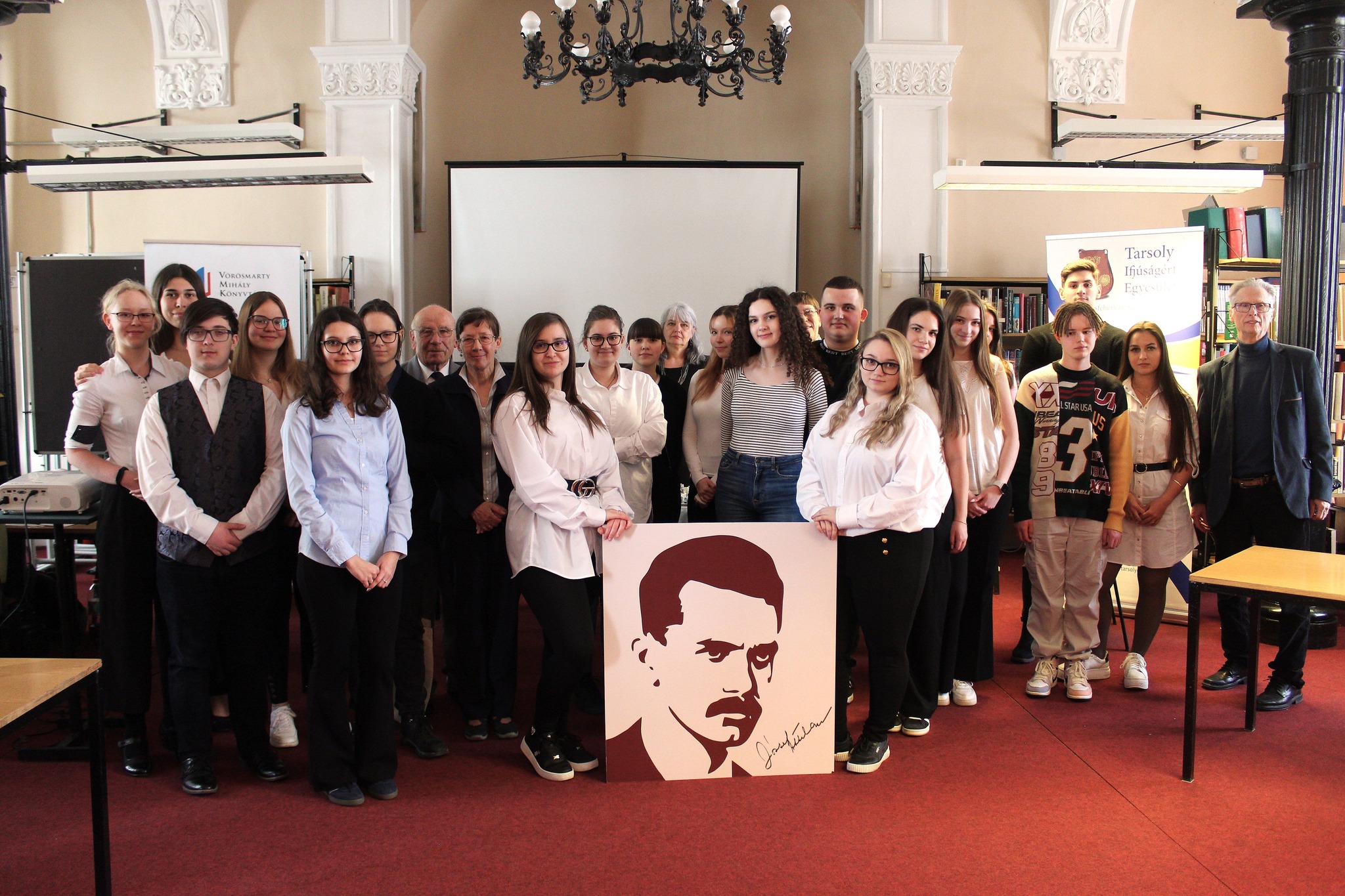 Költőnk és kora –  még regisztrálhatnak a középiskolások a József Attila-versenyre