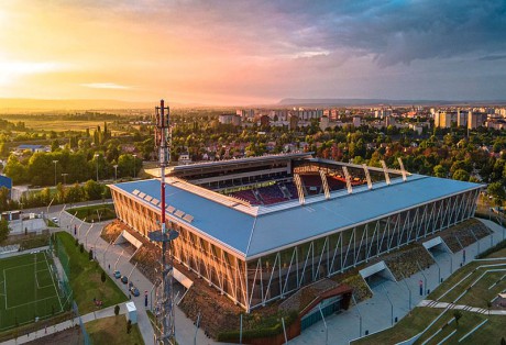 A Sóstói Stadion kulisszatitkait ismerhetik meg a látássérültek a LÁRKE szervezésében