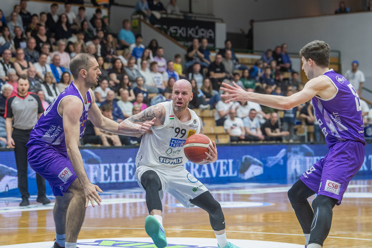 Szoros küzdelemben győzte le az Alba Fehérvár a Kecskemét csapatát