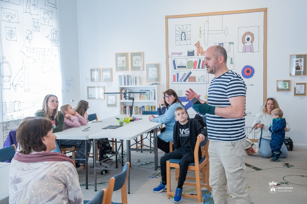 Kreatív foglalkozás a Hetedhétben – camera obscurát készítettek a családok