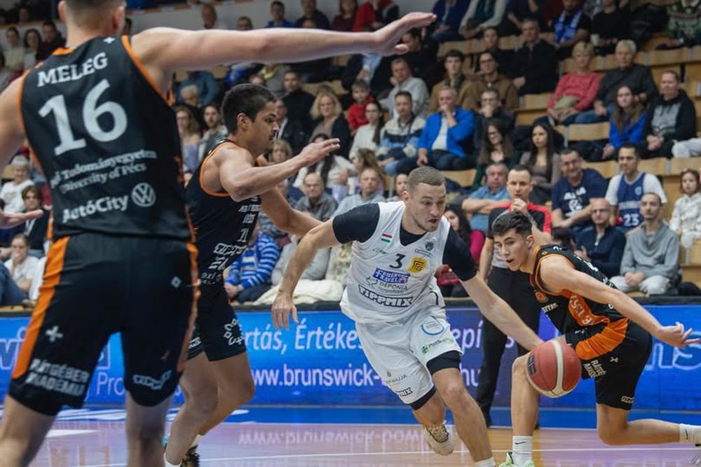 Fordulatos, hullámzó mérkőzést vesztett el az Alba a Pécs otthonában