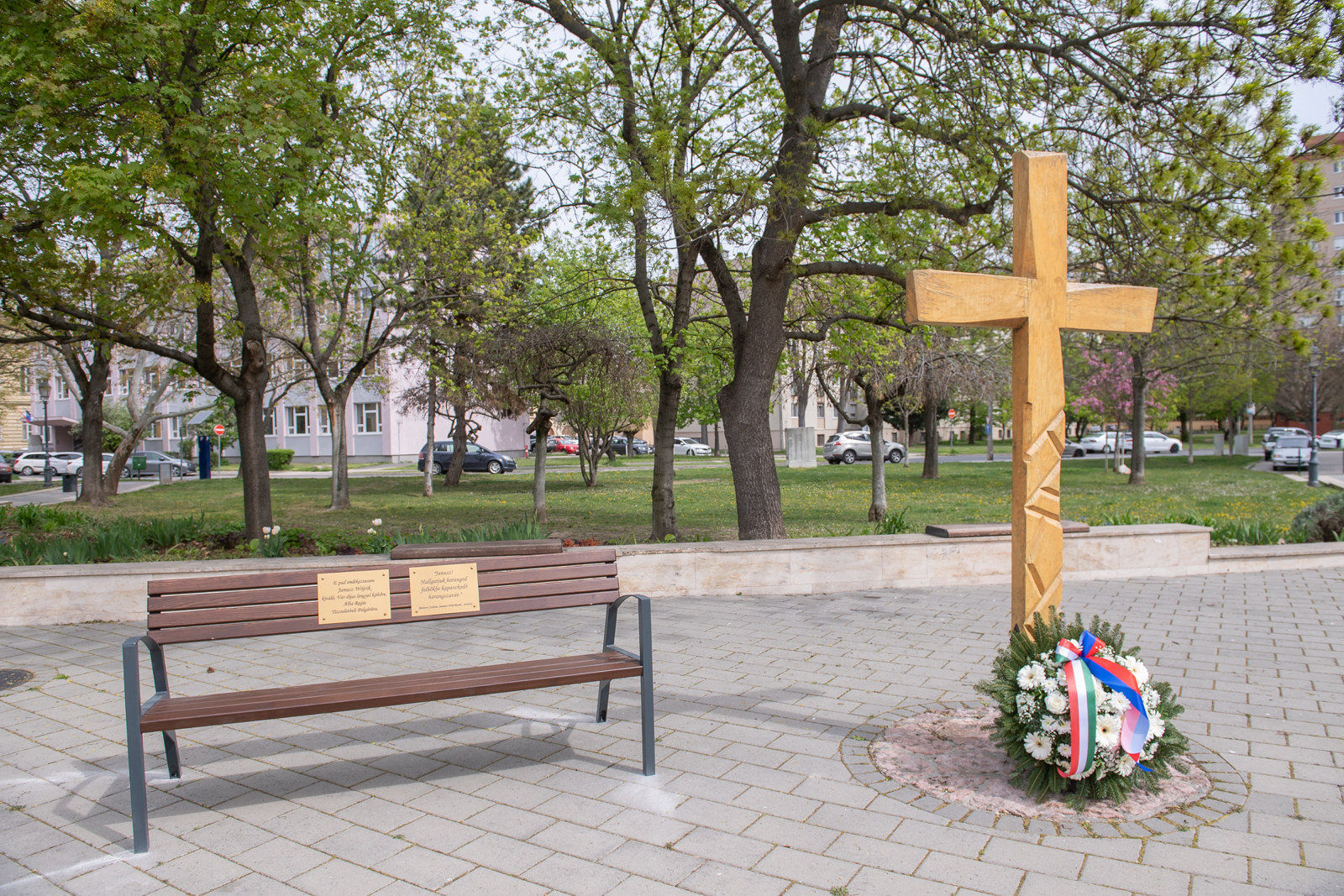 Csendes koszorúzással emlékeztek a katyńi vérengzés évfordulóján Székesfehérváron