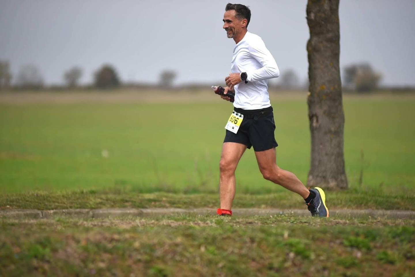 418 kilométer a daganatos gyermekekért – beszélgetés Csingár István ultrafutóval a Rajzosban