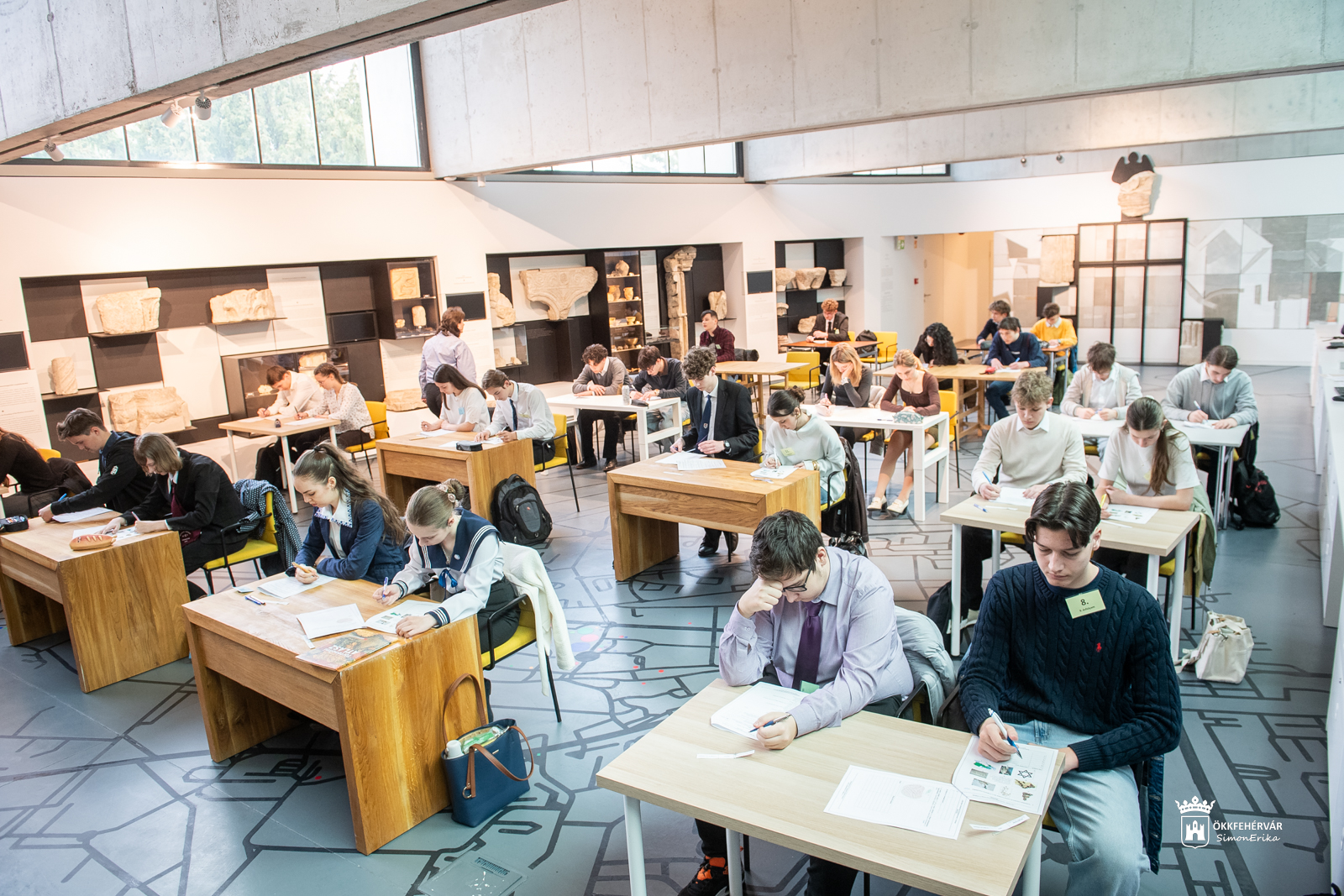 Középiskolai történelemverseny döntőjét rendezték meg Fehérváron