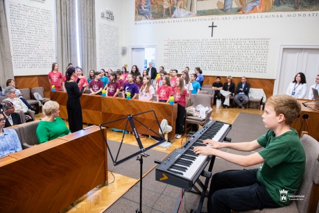 A Fehérvári Diáknapok legjobb produkcióit díjazták a városházi gálán