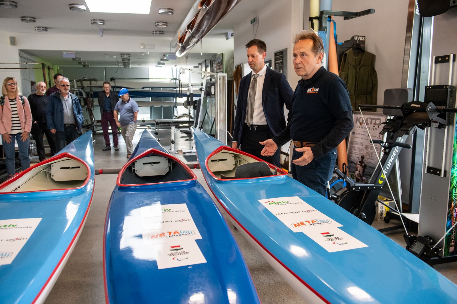 Tovább bővült a fogyatékkal élők sportolási lehetősége – négy új parakajak érkezett a Vital Club SE-hez