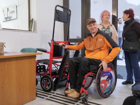 Akadálymentes Fehérvár – lépcsőjáró eszköz a gyakorlatban