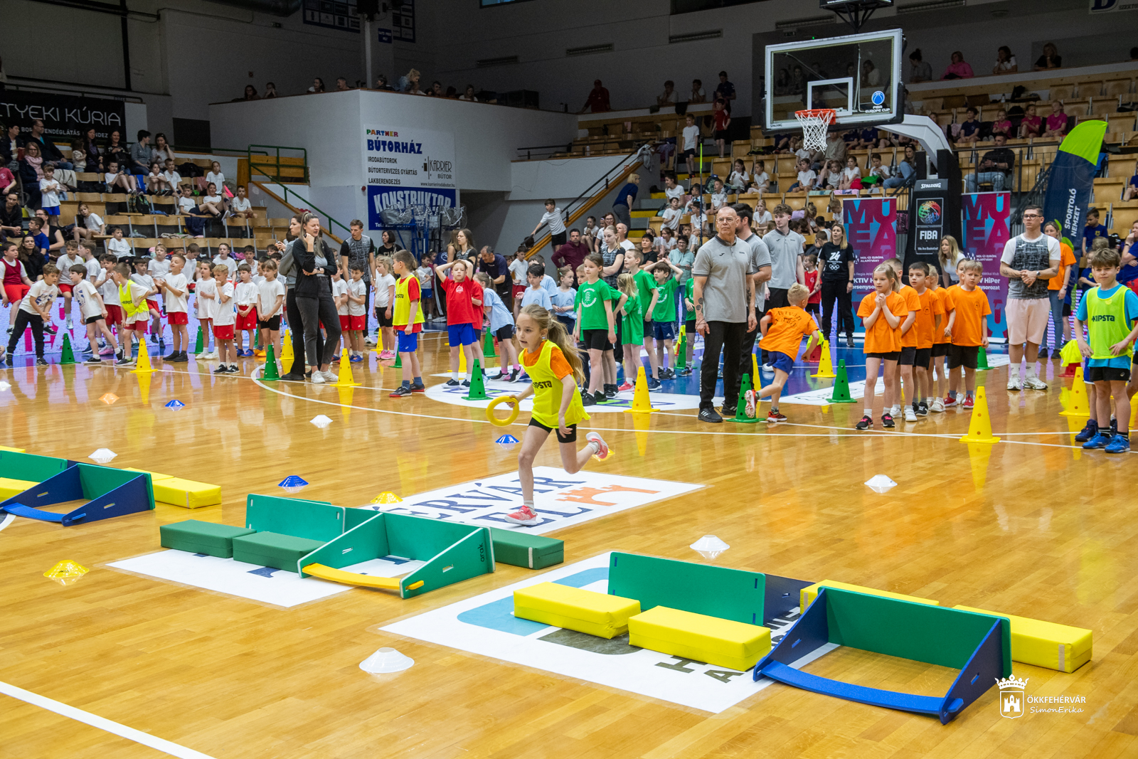 Tizenkét általános iskola és több mint 330 kisdiák – zajos sikerrel zárult a 22. ARAK Aktív gála
