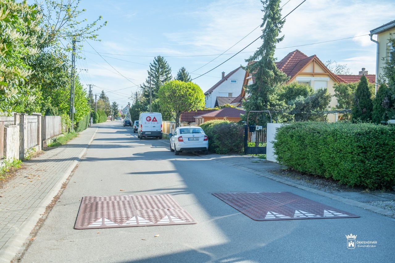 Forgalomlassító küszöbök kerültek ki a kis Pozsonyi útra