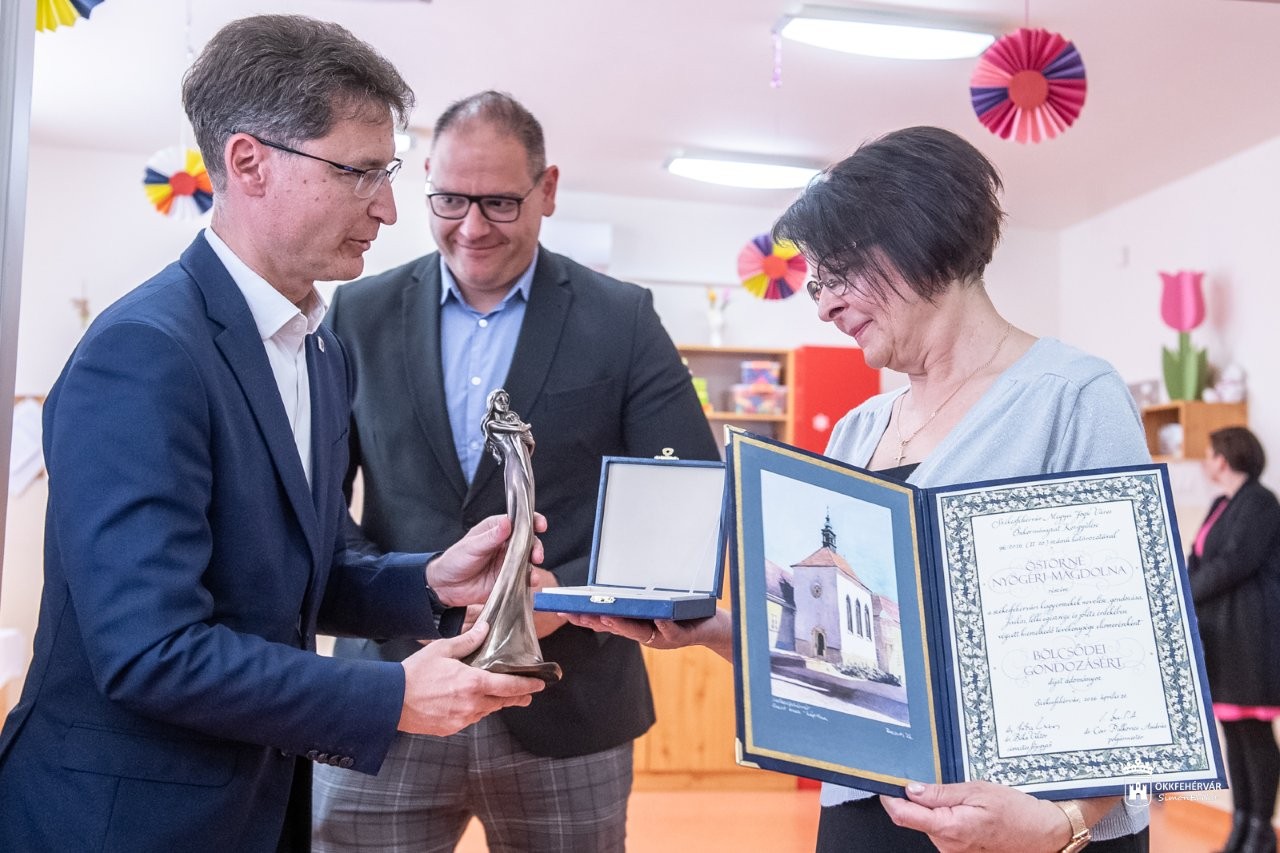 Bölcsődék napja - Östörné Nyögéri Magdolna kapta a „Bölcsődei Gondozásért” díjat