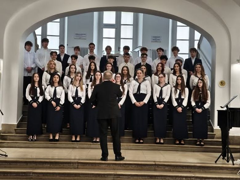 Fődíjat és „színes” minősítést szereztek a fehérvári középiskolások a Helikoni Ünnepségeken