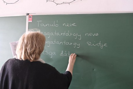 A történelem tantárggyal folytatódnak az érettségi vizsgák