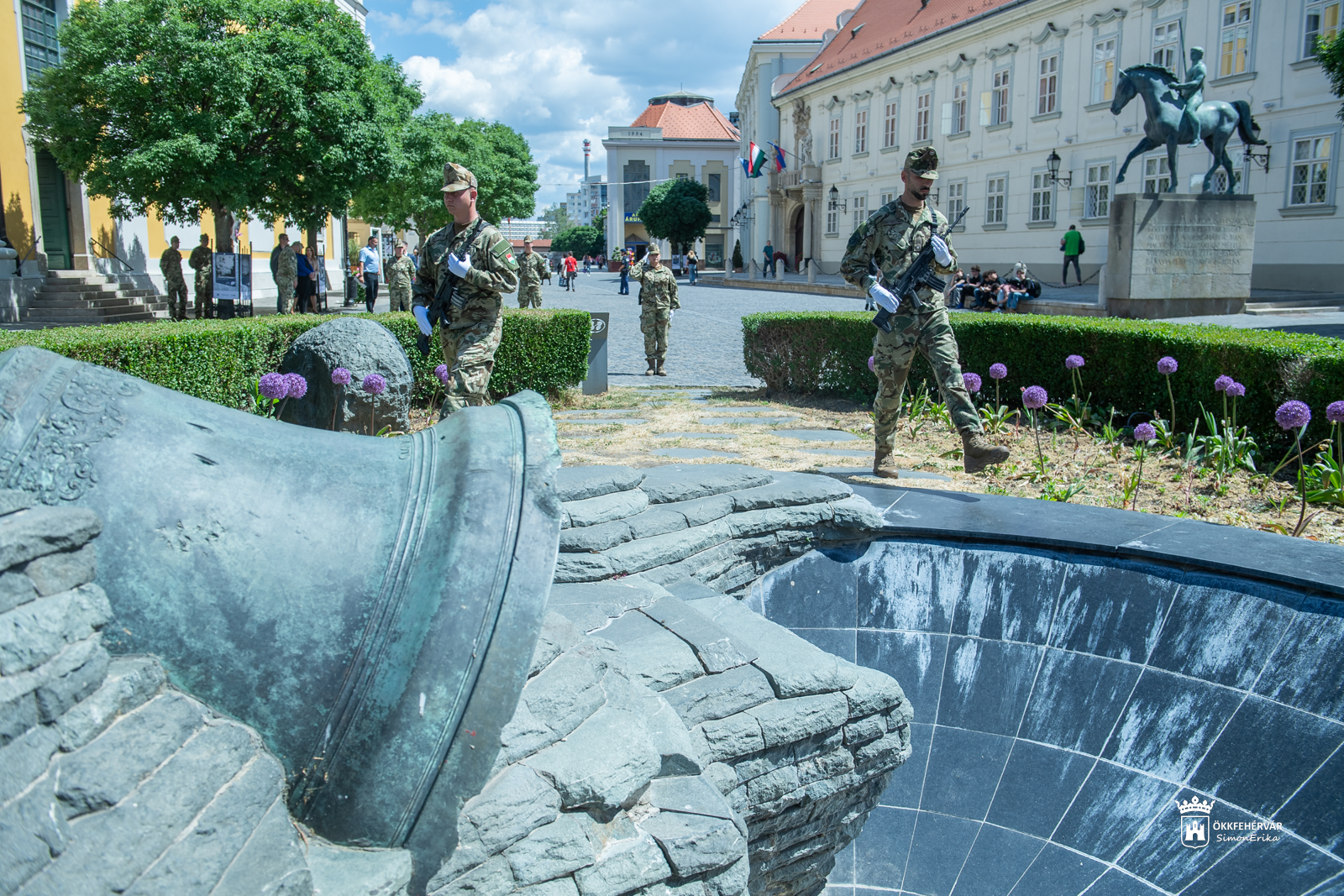 Koszorúzásokkal emlékeztek a második világháború áldozataira az Európa-napon