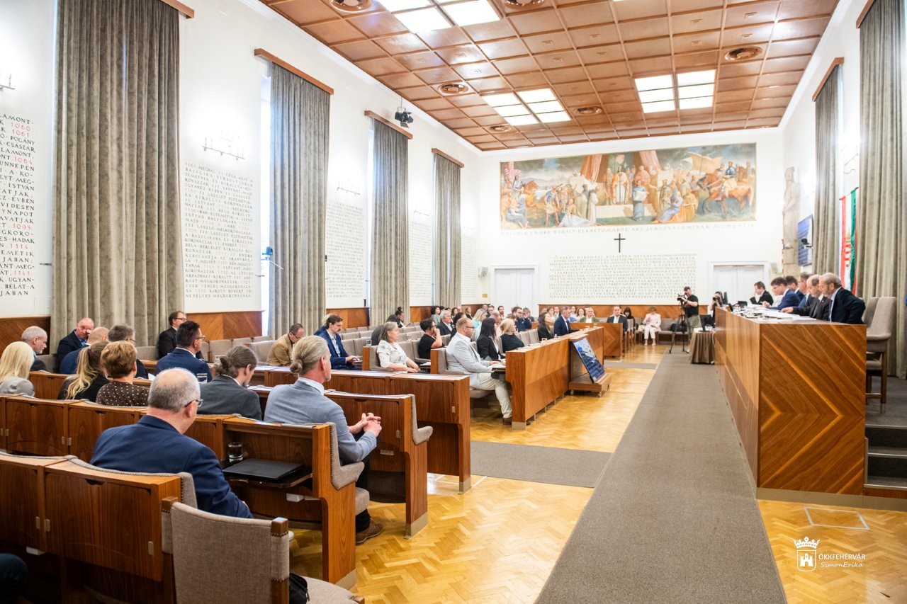 Zárszámadás, útfelújítás, Vidi - ülésezett a város Közgyűlése