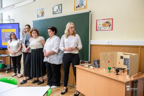A jövő oktatása a Ciszterben – átadták az iskola új okostantermét