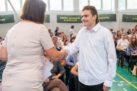 A vármegyei tanulmányi versenyek legjobbjait díjazták