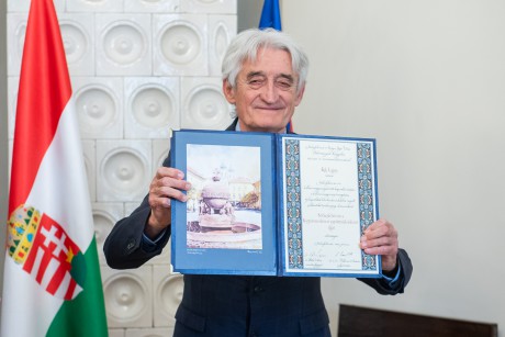 Kű Lajos vehette át idén a „Székesfehérvár a Kárpát-medencei együttműködésért” díjat