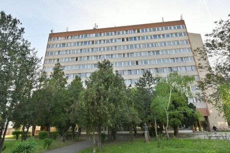 Kizuhant az ötödik emeletről egy diák a székesfehérvári kollégiumban