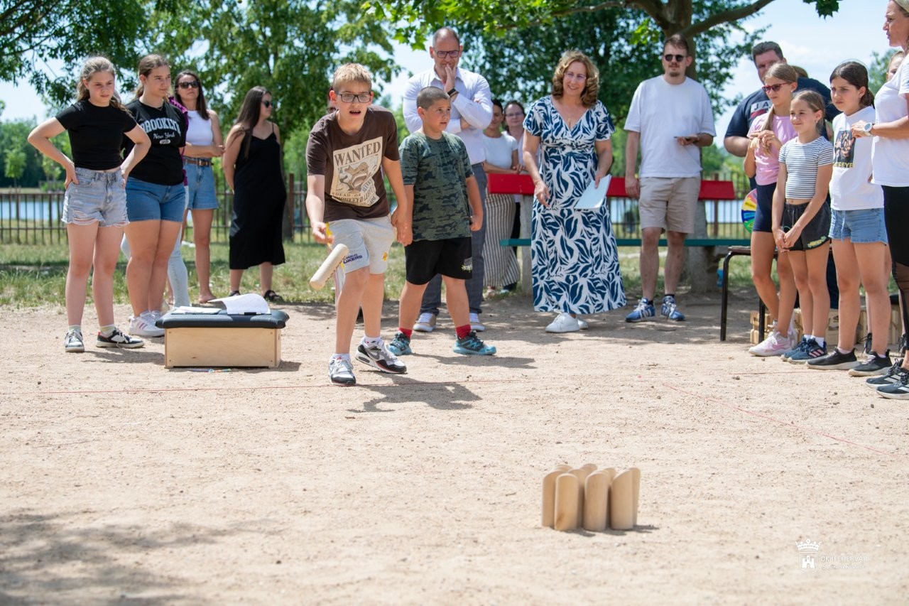 Mölkky-bemutató az István Király Általános Iskolában