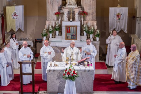 Templombúcsút tartottak Székesfehérváron a Jézus Szíve templomban