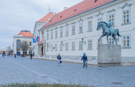 Nyári diákmunkára várja a jelentkezőket a székesfehérvári Polgármesteri Hivatal