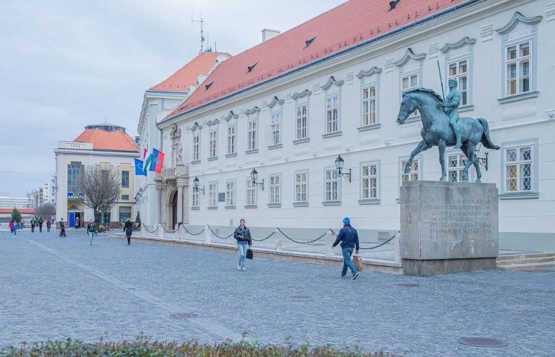 Nyári diákmunkára várja a jelentkezőket a székesfehérvári Polgármesteri Hivatal