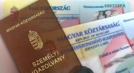 Segítséget kapnak a rászorulók a lejáró személyi igazolványuk cseréjéhez