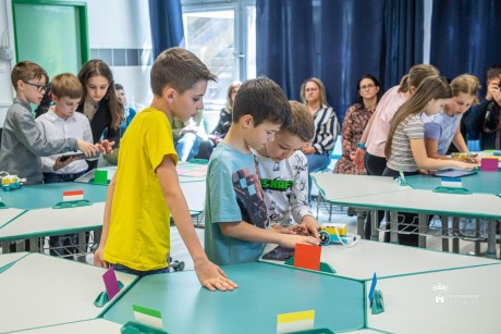 Digitális pedagógiai szintlépés Fehérváron – új szakaszába lépett a PeDig