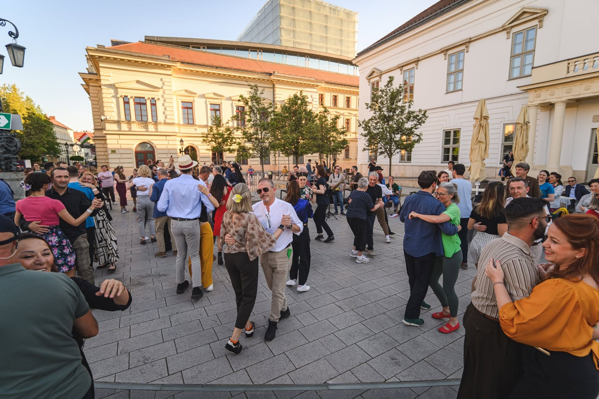 Nyáresti swingre hívnak mindenkit pénteken a Belvárosba