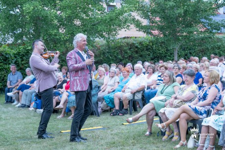Nyáresti vigadalom – Buch Tibor zenés estje Öreghegyen