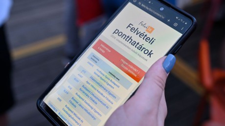 Felvételi 2026 - július 23-án este-éjjel mindenkit értesítenek sms-ben is