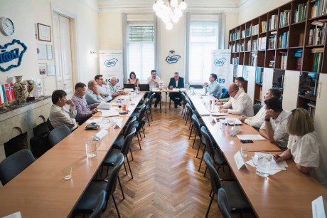 Nyolc önkormányzati érdekképviselet közösen készít szakpolitikai javaslatcsomagot