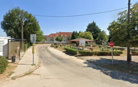 Ideiglenes fel- és leszállóhelyeket alakítottak ki a Kassai utcai buszforduló átépítése idején