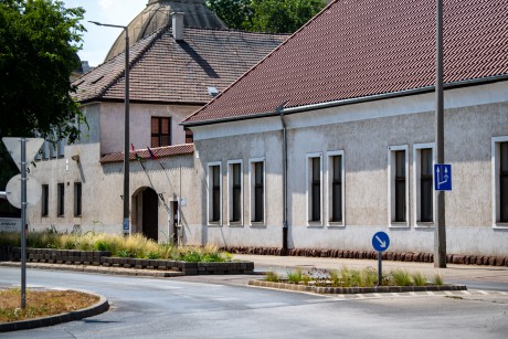 „Az itt dolgozók mind hősök” – polgármesteri bejárás a Kossuth Zsuzsanna Szociális Intézményben