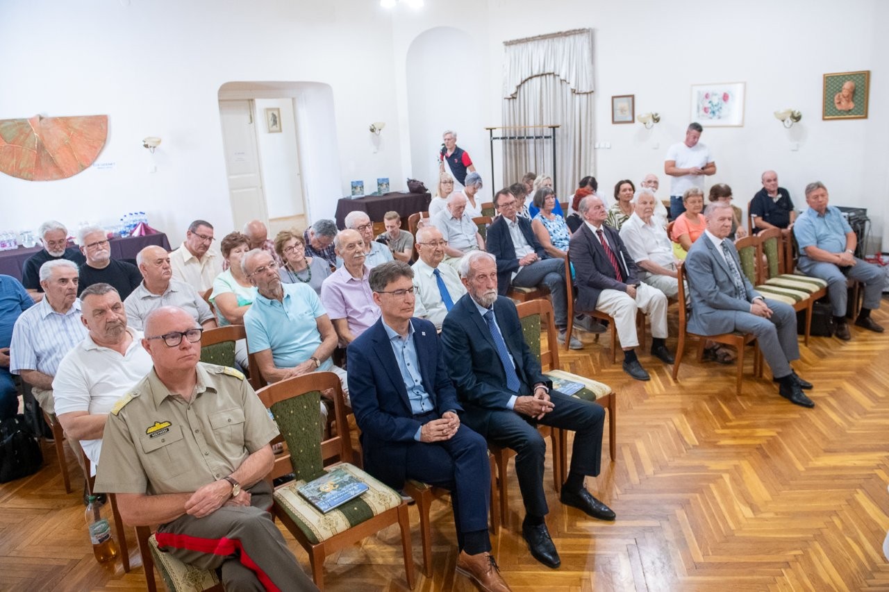 A barátság erejével – kötetbemutatóval ünnepelt a Királyi Napokon a HTBK