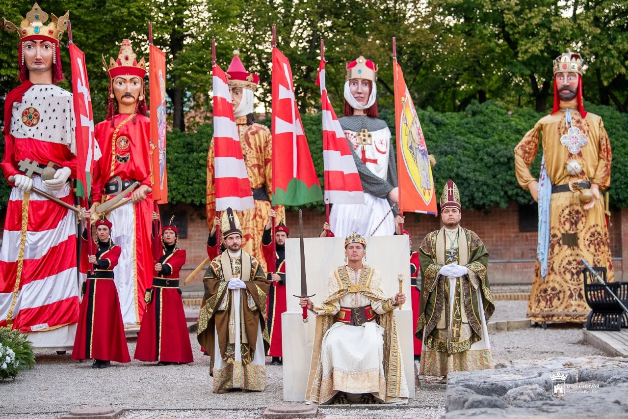 Koronázási szertartás a Nemzeti Emlékhelyen - augusztus 21-én és 22-én is lesz