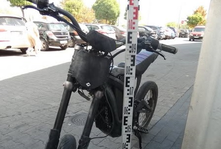 Motorral jártak és táskákat téptek ki áldozataik kezéből Székesfehérváron