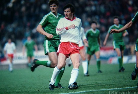 Rá kell lőni, Lajos! Góóól! – 70 éves lenne a Videoton legendás szélsője, Májer Lajos
