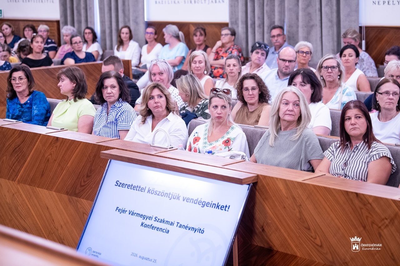 Tizedik alkalommal tartottak szakmai tanévnyitó konferenciát a Városházán
