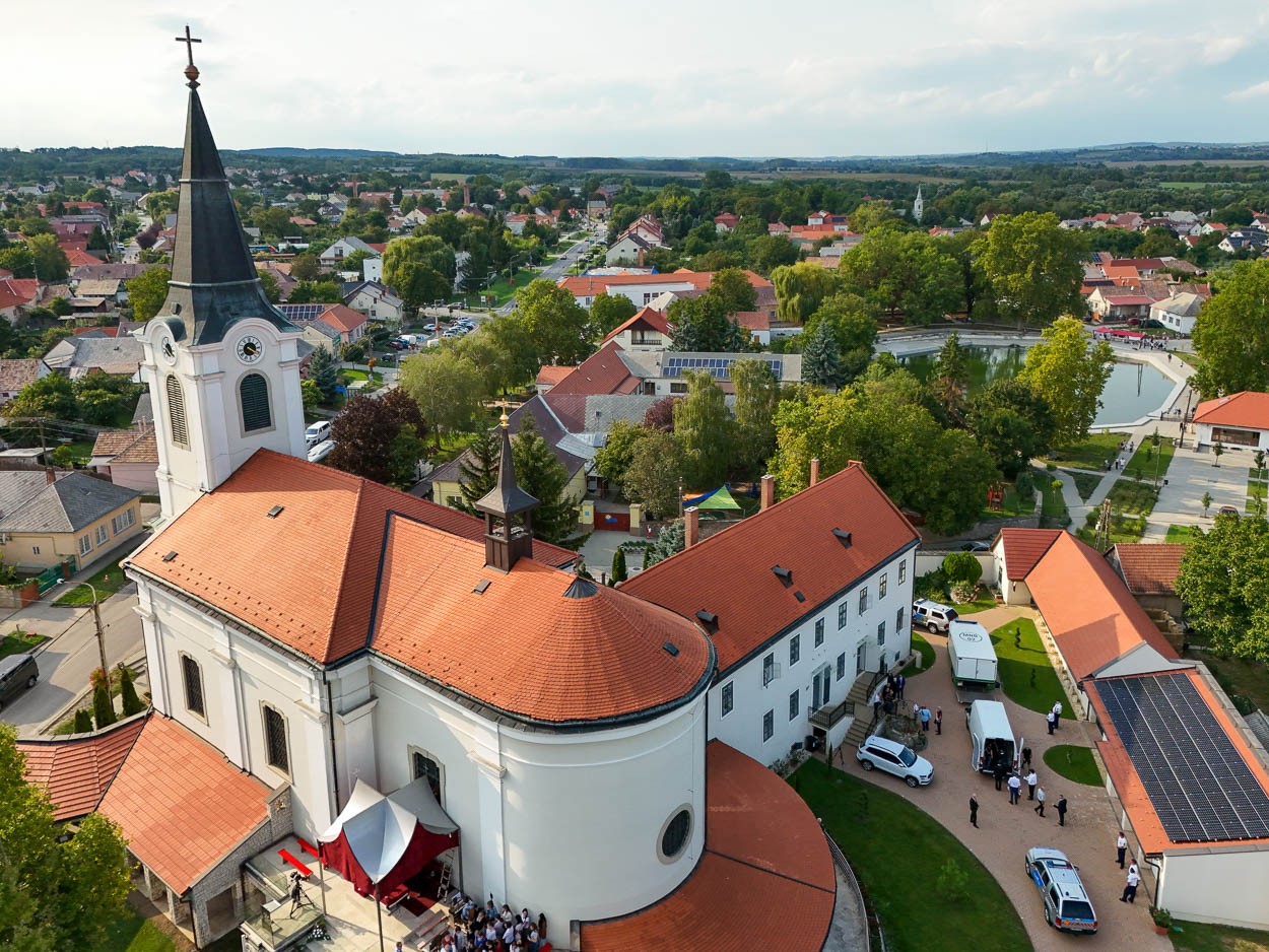 A Mária-kegyhelyek első találkozója kezdődött szombaton a Székesfehérvári Egyházmegyében