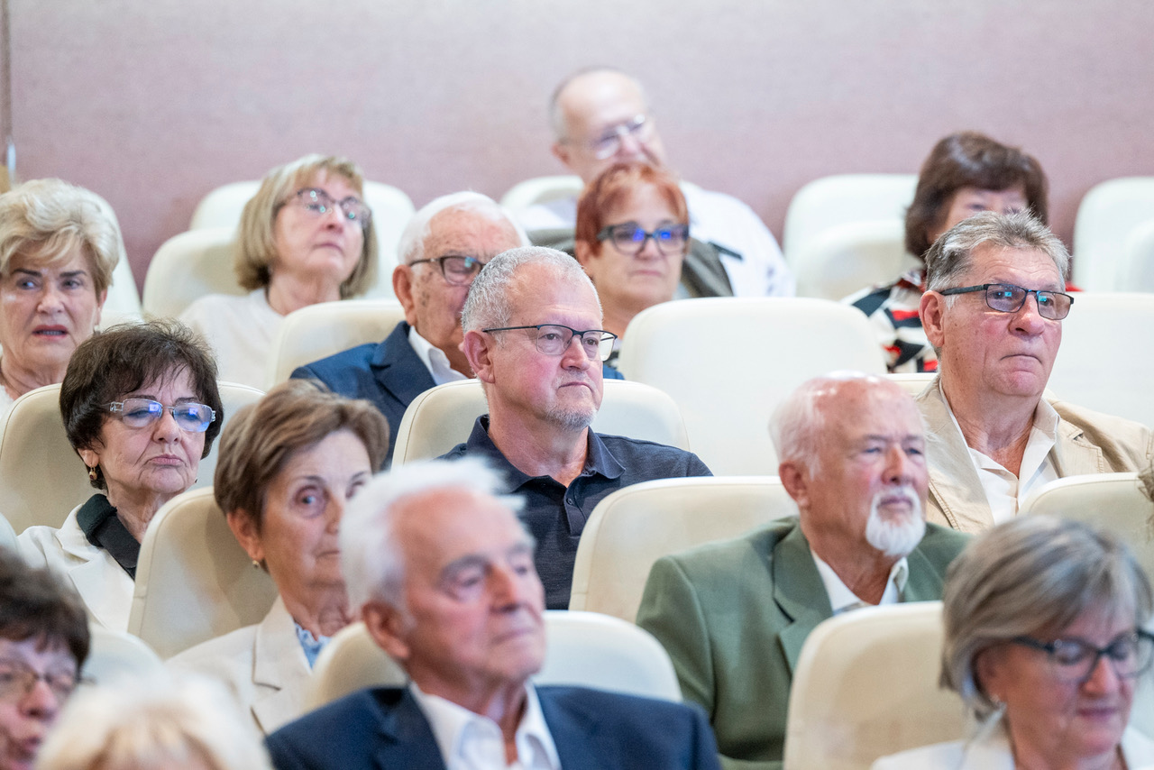 A Romhányi Auditóriumban ünnepeltek és emlékeztek a szenior orvosok